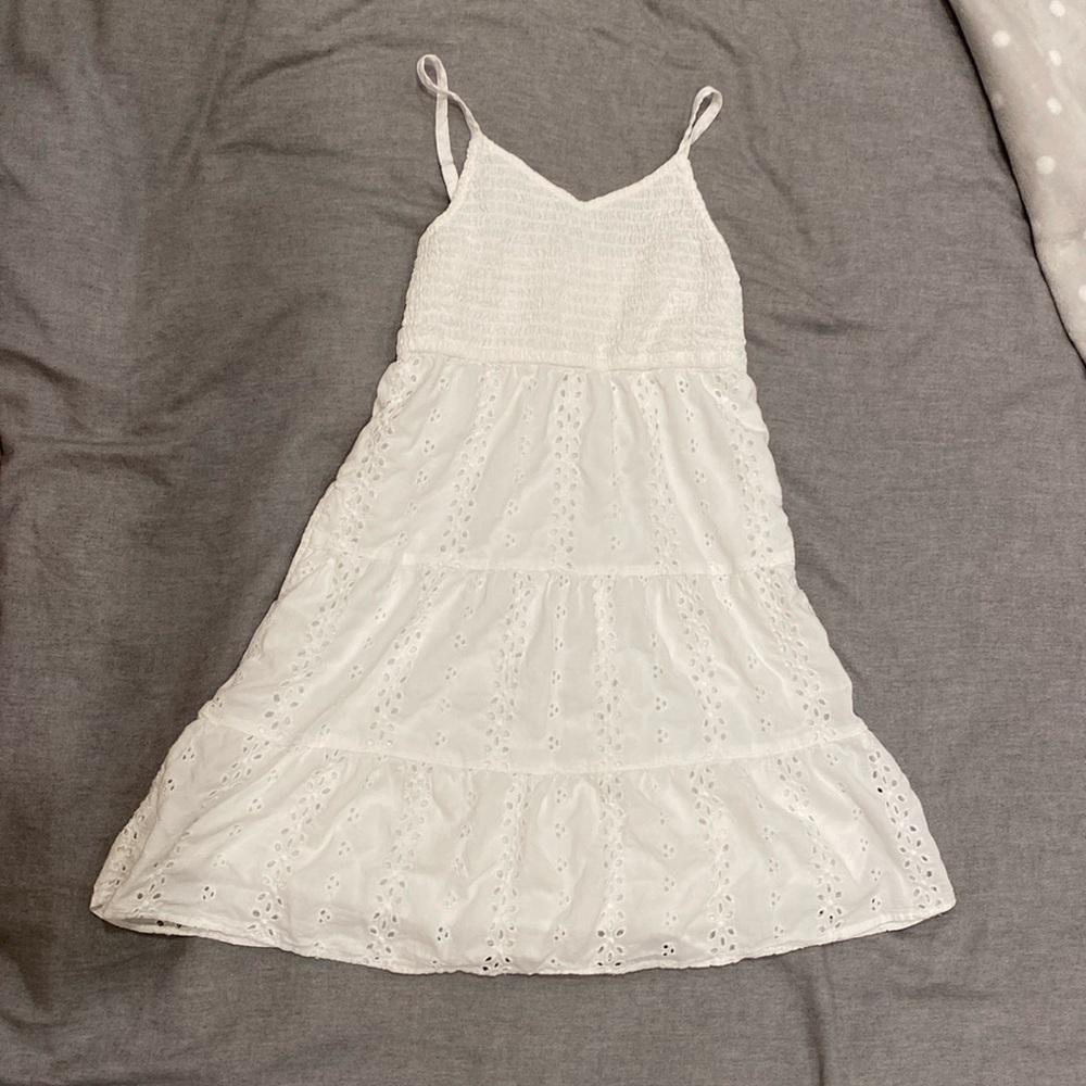 White flower detail dress from Abercrombie and Fitch. Kids size 13/14.